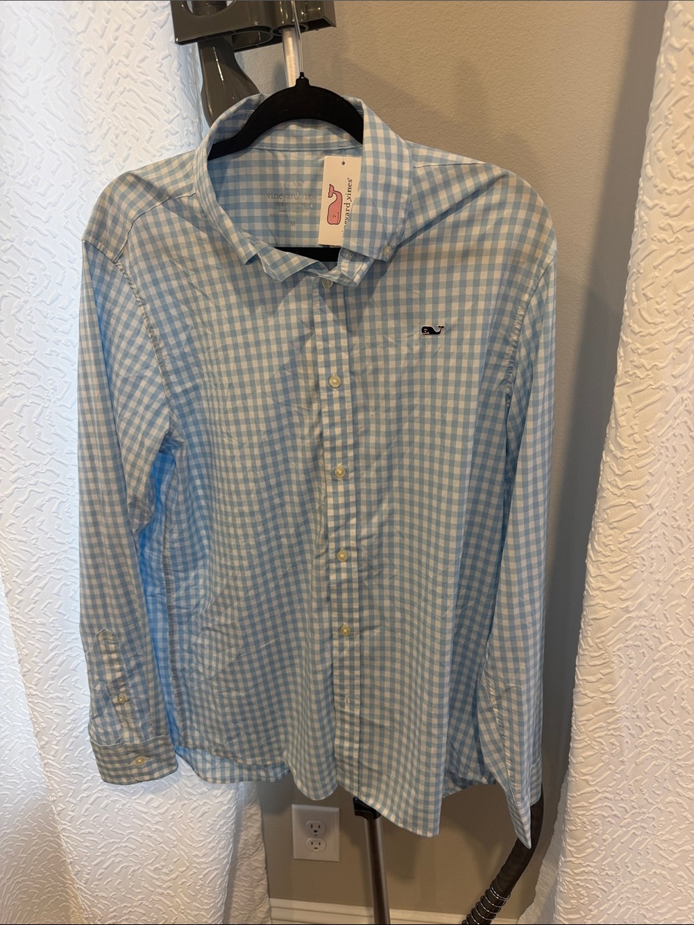 NWT Vineyard Vines Medium Light Blue and White Gingham Button-Down Performance
